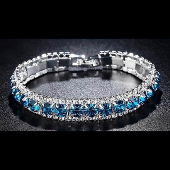 Beautiful Crystal Bracelet! - Picture 2 of 5